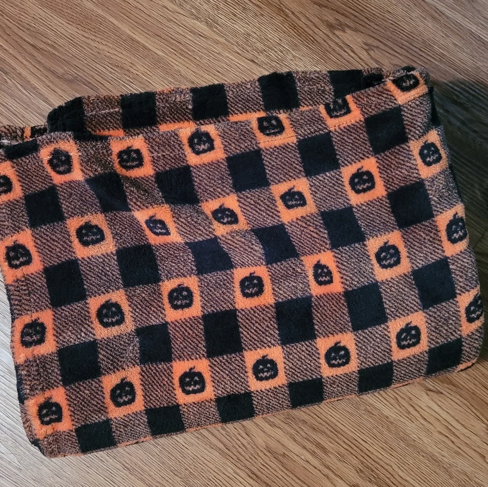 LEAVING TOMORROW 2 Halloween pumpkin buffalo plaid check blanket gingham plush - Picture 2 of 5